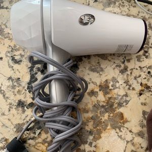 T3 blow dryer